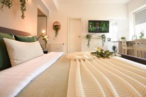 READABOUT IT - Stylish Central Studio