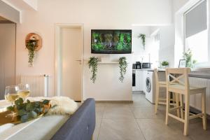 READABOUT IT - Stylish Central Studio