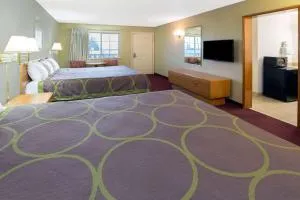 Super 8 by Wyndham Crescent City - كلاماث