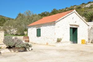 Apartments with a parking space Marina, Trogir - 11554