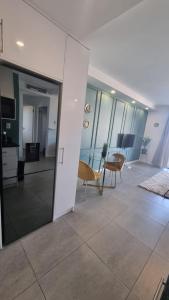 Accommodation Front - Prestigious 2 Sleeper Apartment with Harbour Views