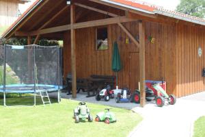 Ferienwohnungen Holzferienhäuser Leithenwald