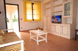 One-Bedroom Apartment with Garden and Sea View (3 Adults)