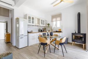 Breezy Rooftop House