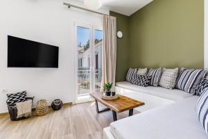 Breezy Rooftop House