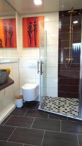 Ein Paar Schritte zum Strand