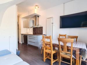 Appartement lumineux au pied des pistes avec piscine et spa - FR-1-425-133