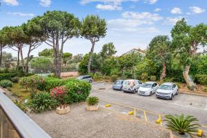 Appartements Nice studio with balcony in a well equipped residence - Antibes - Welkeys : Studio