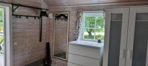 Lillstugan i idyllisk lugn miljö nära Hällungen, Stenungsund