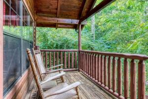 Always Kiss Me Goodnight-Hot Tub, Arcade, Near the Parkway!