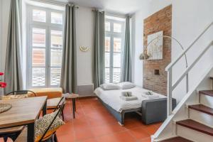 Very nice duplex located on the main square - Toulouse - Welkeys