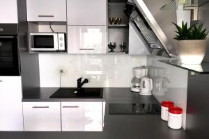 Apartments with parking space Novi Vinodolski - 5488