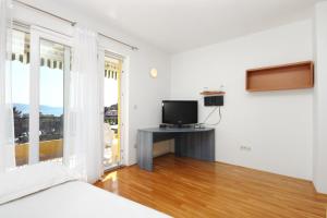 Apartments by the sea Zivogosce - Blato, Makarska - 6679