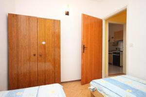 Apartments by the sea Grebastica, Sibenik - 6442