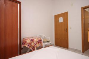 Apartments by the sea Podaca, Makarska - 6752