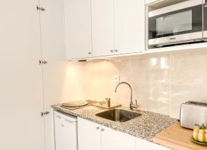 Central Loft with free parking