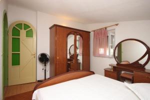 Apartments with a parking space Baska Voda, Makarska - 6785