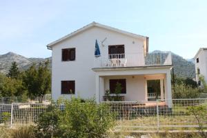 Apartments with a parking space Starigrad, Paklenica - 6613 