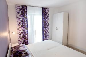 Apartments with a parking space Starigrad, Paklenica - 6575