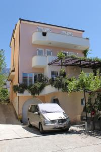 Apartments and rooms with parking space Baska Voda, Makarska - 6704 