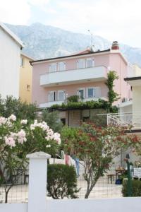 Apartments and rooms with parking space Baska Voda, Makarska - 6704