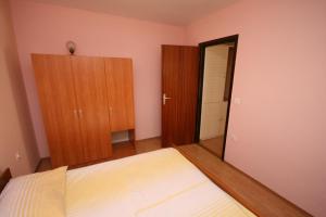 Apartments with a parking space Mandre, Pag - 6456