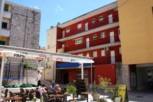 Apartments by the sea Makarska - 6843