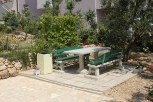 Apartments with a parking space Makarska - 6667