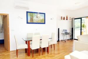 Holiday house with a swimming pool Kotisina, Makarska - 6808