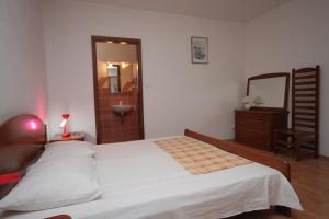 Apartments by the sea Baska Voda, Makarska - 6848