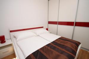 Apartments with parking space Biograd na Moru, Biograd - 6438