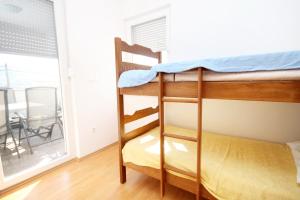 Apartments with a parking space Pag - 6433