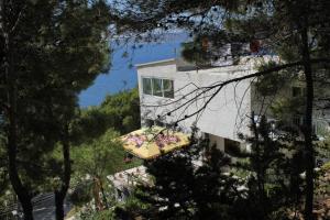 Apartments with a parking space Brela, Makarska - 6906 