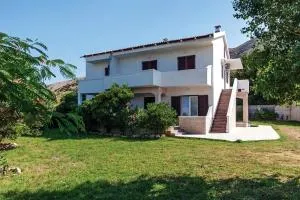 Apartments with a parking space Pag - 6461 - Košljun