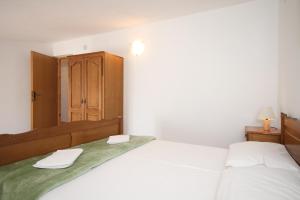 Apartments with a parking space Starigrad, Paklenica - 6647