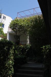 Apartments by the sea Brela, Makarska - 6686 