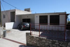 Apartments with a parking space Tucepi, Makarska - 6775 