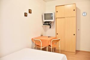 Apartments with a parking space Tucepi, Makarska - 6775