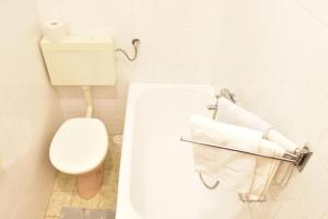 Apartments with a parking space Tucepi, Makarska - 6775