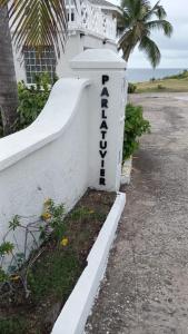 PARLATUVIER 4 bedroom ocean view home