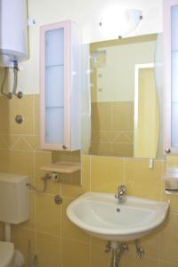 Apartments by the sea Okrug Gornji, Ciovo - 8330