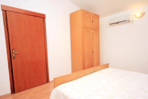 Family friendly house with a swimming pool Valtura, Pula - 6913