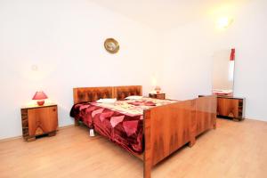 Family friendly house with a swimming pool Valtura, Pula - 6913