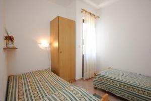 Apartments with a parking space Kukljica, Ugljan - 8196