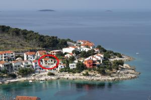 Apartments by the sea Bilo, Primosten - 8364