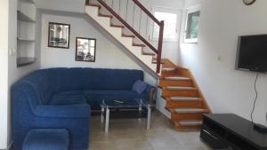 Two-Bedroom Apartment with Terrace and Sea View room in Apartments by the sea Bilo Primosten - 8364