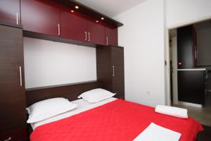 Apartments by the sea Bilo, Primosten - 8364