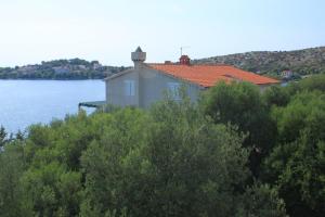 Apartments by the sea Skrivena Luka, Lastovo - 8352