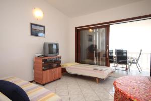 One-Bedroom Apartment with Terrace and Sea View room in Apartments by the sea Zdrelac Pasman - 8406