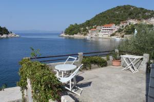 Apartments by the sea Zaklopatica, Lastovo - 8393